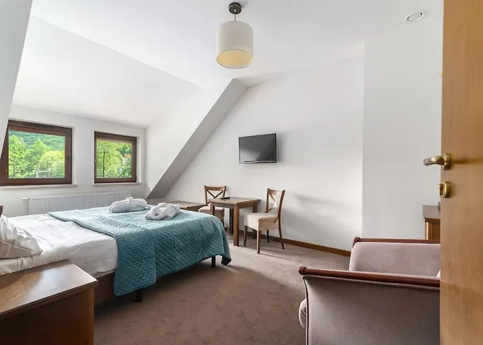 Ostrzyce Spa 假日公园 3*